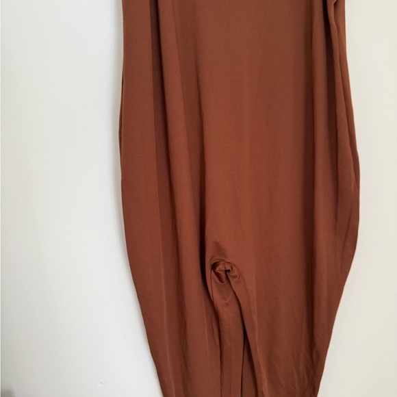 Elegant Brown Jumpsuit - Picture 3 of 8